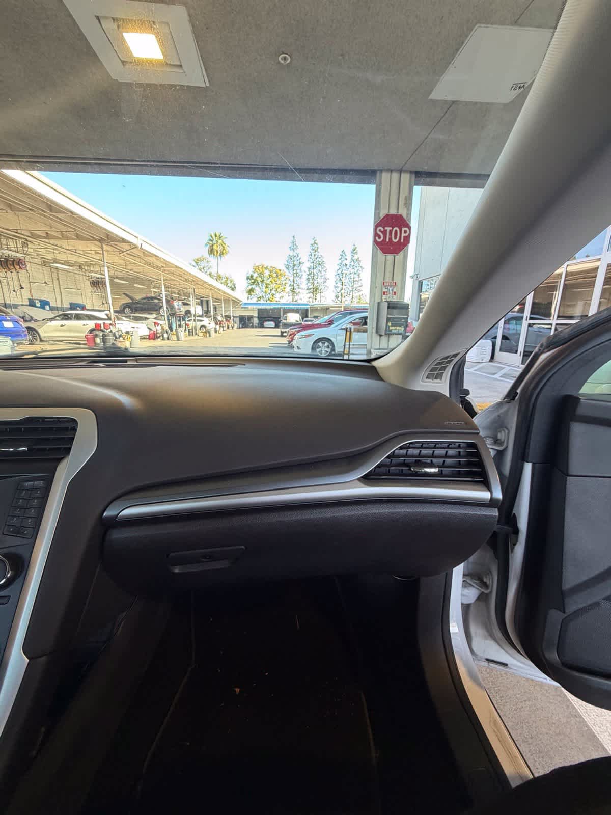 Used 2013 Ford Fusion SE FWD image 16