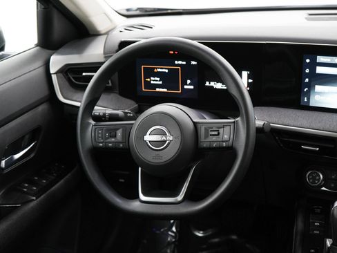 Used 2025 Nissan Kicks SV w/ SV Premium Package AWD/4WD image 15