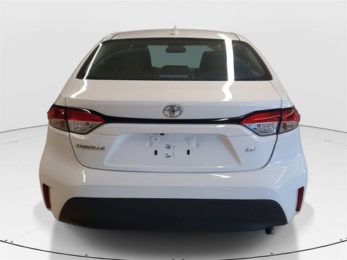 Used 2023 Toyota Corolla LE image 6