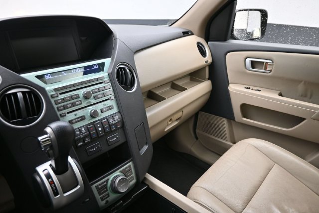 Used 2010 Honda Pilot Touring image 30