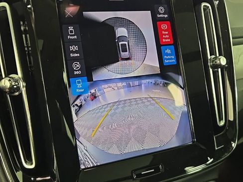 Certified 2026 Volvo XC40 B5 Plus AWD/4WD image 24