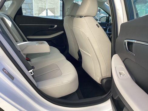 Certified 2023 Hyundai Sonata SEL w/ Preferred Accessory Package image 12