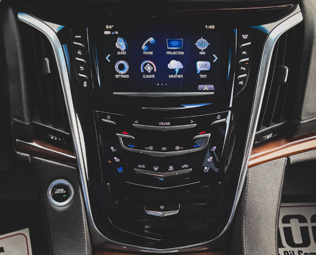 Used 2018 Cadillac Escalade ESV Luxury AWD/4WD image 12