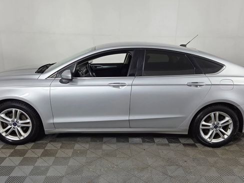 Used 2018 Ford Fusion SE image 5