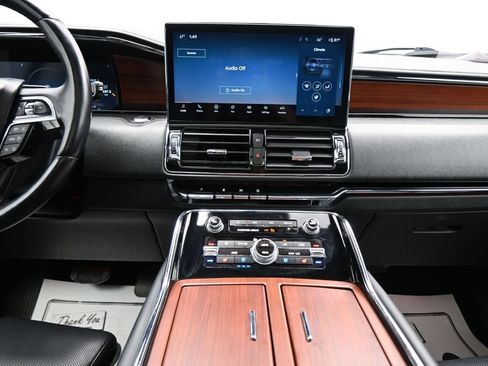 Used 2023 Lincoln Navigator Reserve AWD/4WD image 20