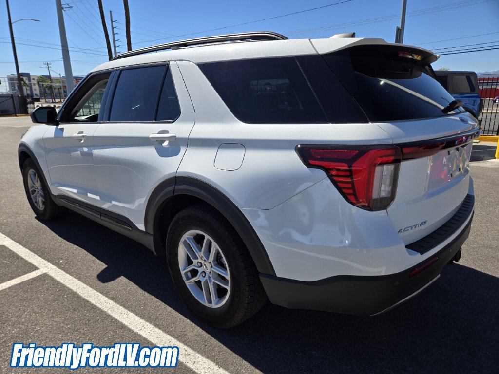 Certified 2026 Ford Explorer Active w/ Active Comfort Package RWD image 3