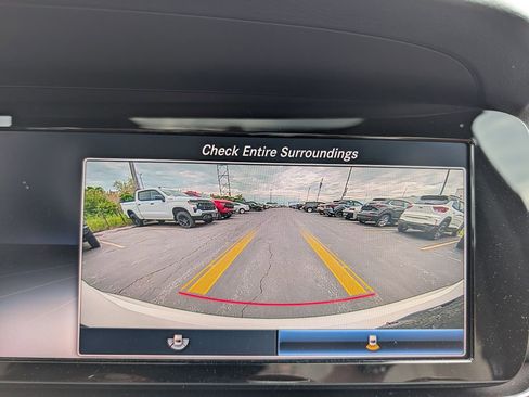 Used 2019 Mercedes-Benz E 300 4MATIC image 17