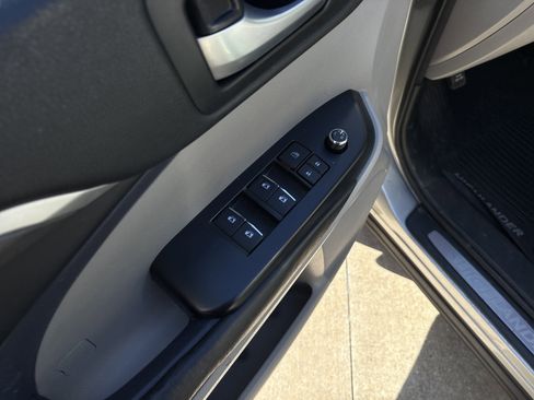 Used 2017 Toyota Highlander Limited image 15