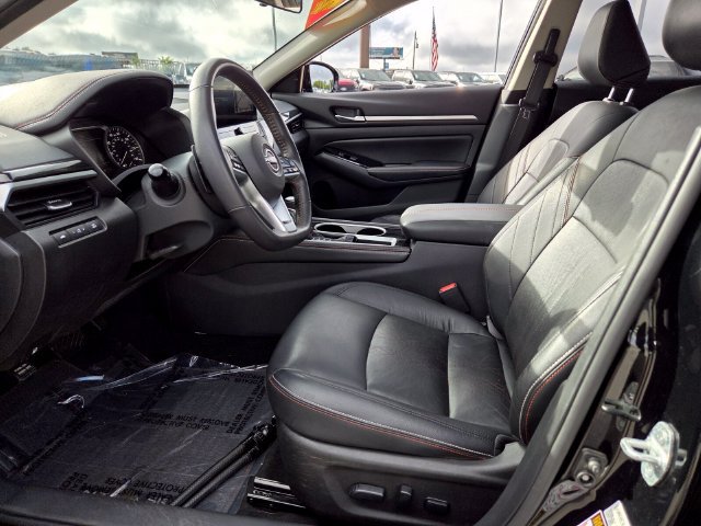 Used 2024 Nissan Altima 2.5 SR w/ SR Premium Package FWD image 5