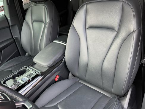 Used 2021 Audi Q8 Premium Plus w/ Premium Plus Package image 6