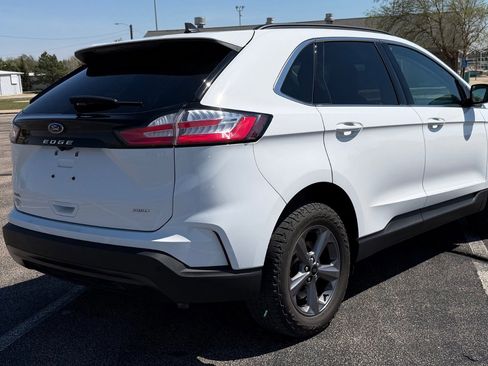Certified 2022 Ford Edge SEL w/ Sport Appearance Package AWD/4WD image 3