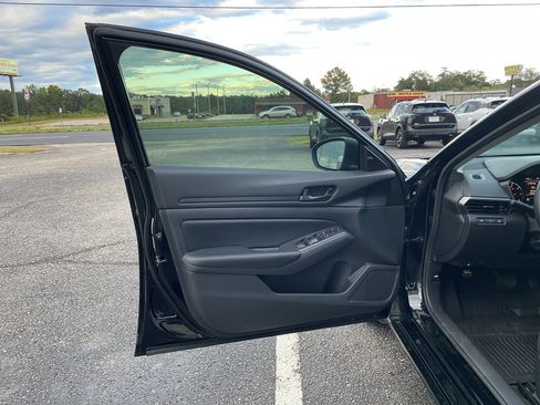 Certified 2025 Nissan Altima 2.5 S image 8