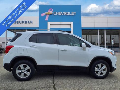 Used 2019 Chevrolet Trax LT w/ LT Convenience Package AWD/4WD image 4