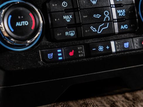 Used 2019 Ford F250 Lariat w/ Lariat Ultimate Package AWD/4WD image 26