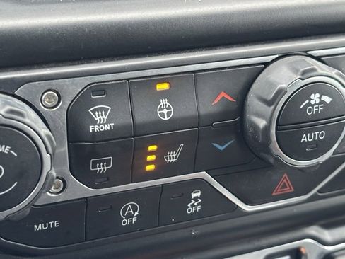 Used 2020 Jeep Wrangler Unlimited Sport image 31