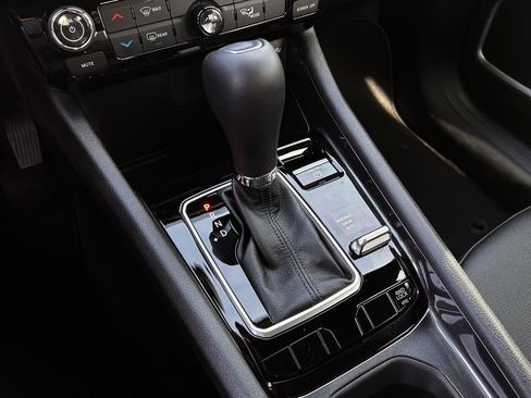 Used 2025 Jeep Compass Latitude image 24