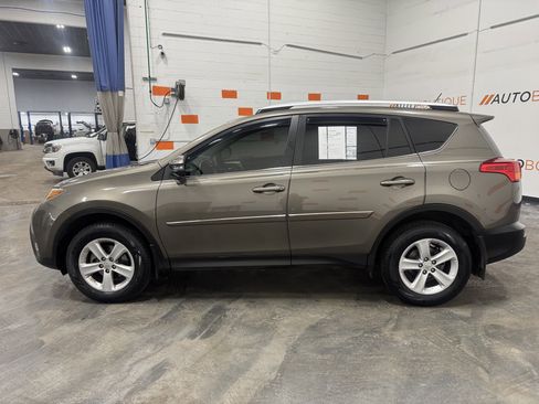 Used 2014 Toyota RAV4 XLE image 12