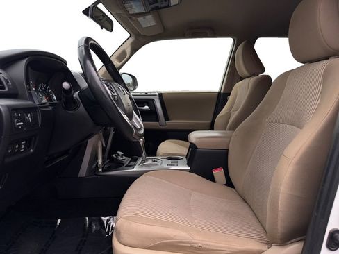 Used 2016 Toyota 4Runner SR5 image 10