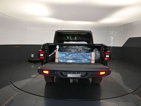 Used 2024 Jeep Gladiator Sport image 24