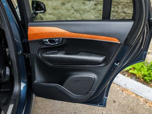 Used 2021 Volvo XC90 T6 Momentum w/ Protection Package image 15