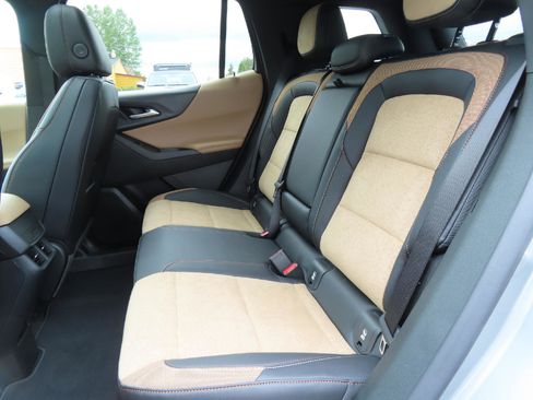 New 2025 Chevrolet Equinox ACTIV w/ Safety and Technology Package image 34