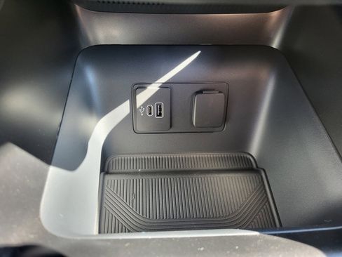 New 2026 Ford Explorer ST-Line w/ ST-Line Street Pack image 25