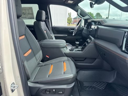 New 2026 GMC Sierra 1500 AT4 AWD/4WD image 11