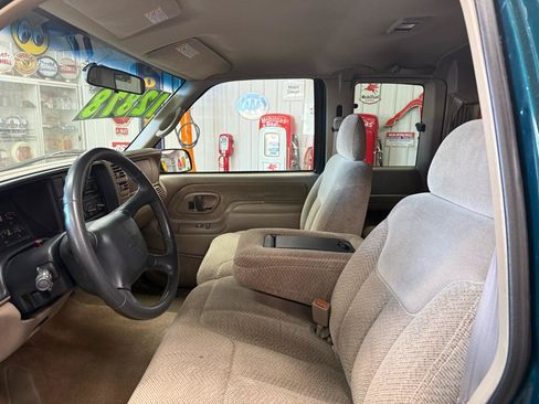 Used 1998 Chevrolet Silverado 1500 2WD Extended Cab w/ Preferred Equipment Group 2 image 11