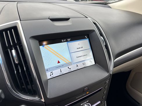 Used 2018 Ford Edge Titanium w/ Technology Package image 19