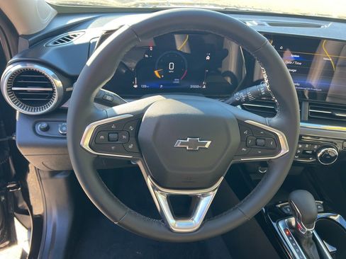 Used 2024 Chevrolet Trax ACTIV w/ Sunroof Package image 15