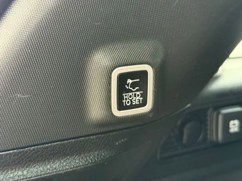 Used 2023 Jeep Grand Cherokee Altitude image 5