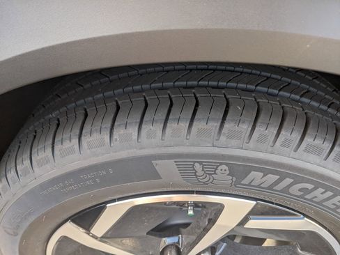 New 2026 Chevrolet Equinox EV LT image 12