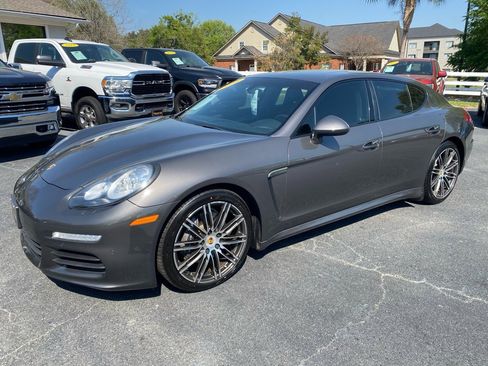 Used 2016 Porsche Panamera image 1