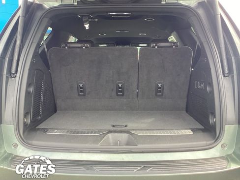 Used 2024 Chevrolet Tahoe Premier AWD/4WD image 10