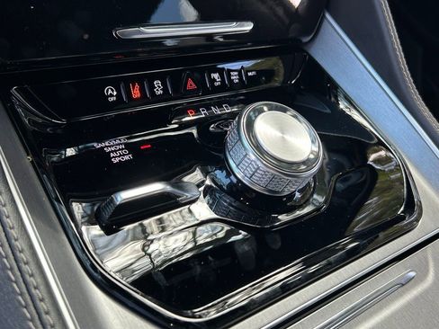 New 2026 Jeep Grand Wagoneer L image 22