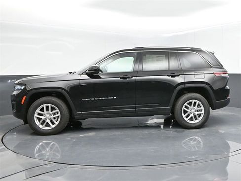 New 2024 Jeep Grand Cherokee Laredo X image 5