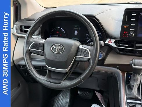 Used 2023 Toyota Sienna XLE AWD/4WD image 15