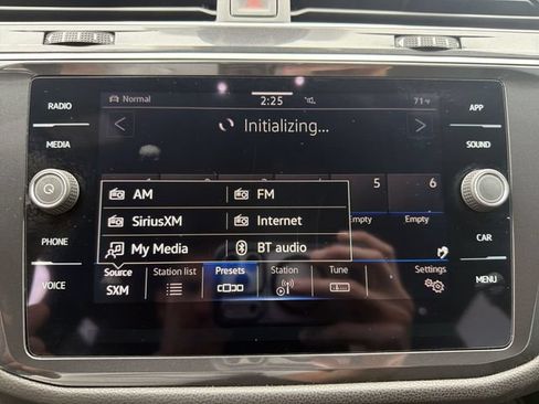 Used 2024 Volkswagen Tiguan SE R-Line AWD/4WD image 18