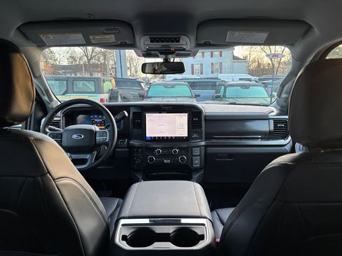 New 2026 Ford F250 Lariat w/ Black Appearance Package image 28