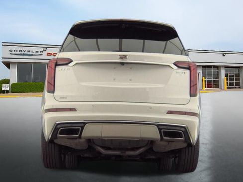 Used 2024 Cadillac XT6 Luxury w/ LPO, Floor Liner Package AWD/4WD image 4