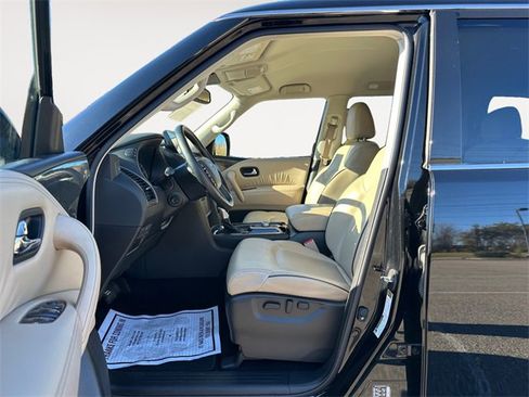 Used 2024 Nissan Armada SV image 9