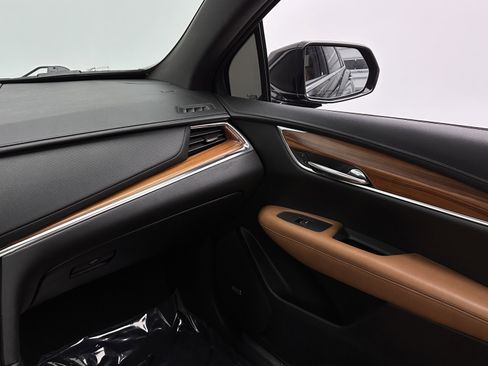 Used 2020 Cadillac XT5 Premium Luxury image 27