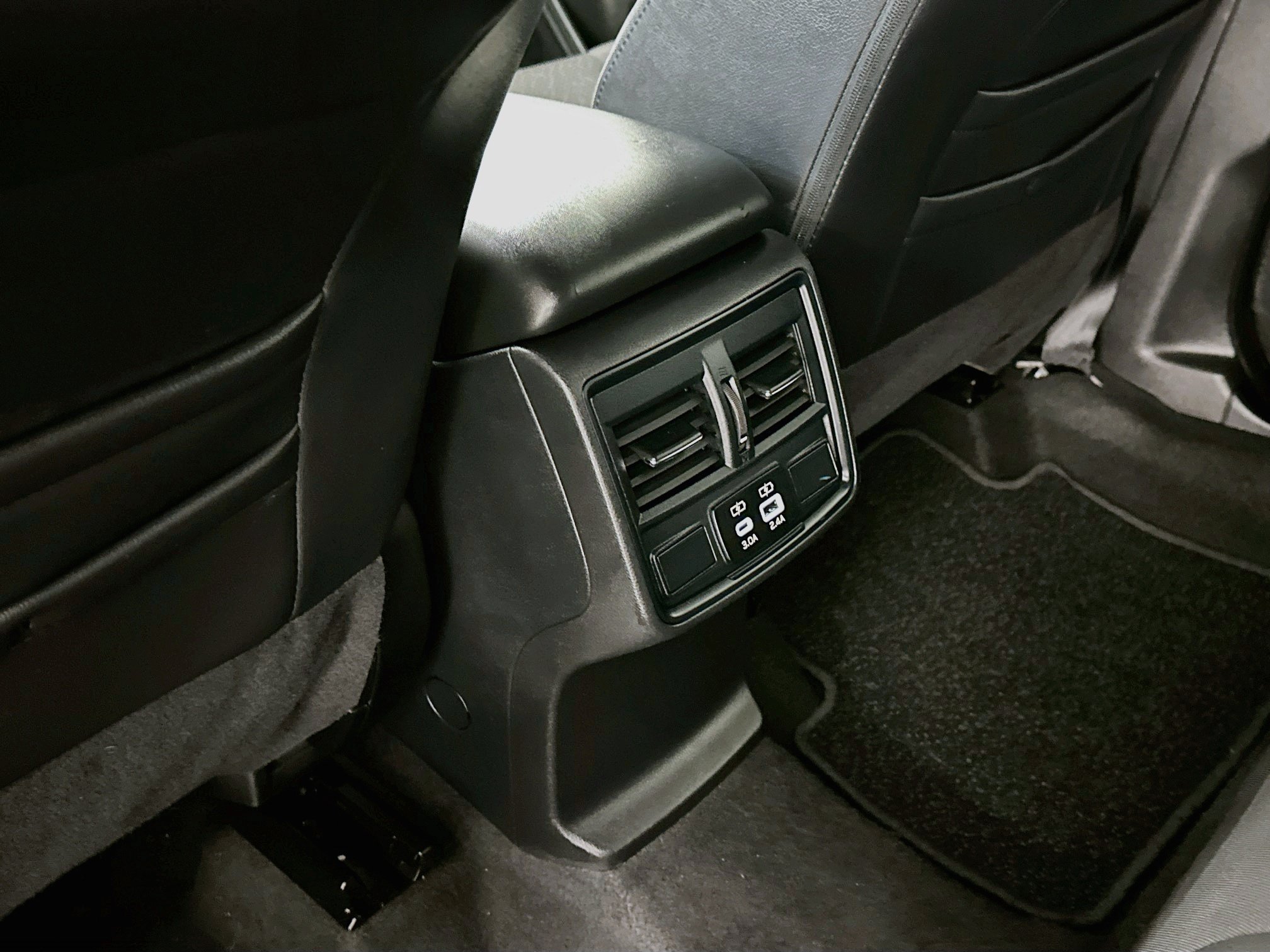 Used 2025 Subaru Forester Premium AWD/4WD image 28