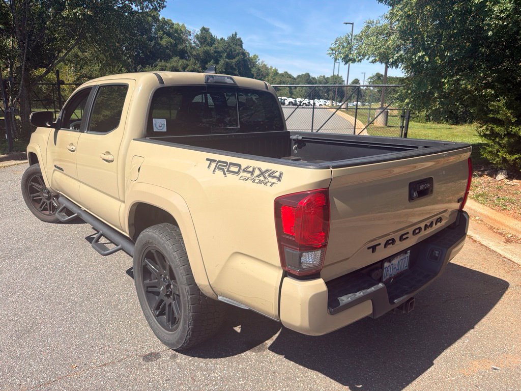 Used 2018 Toyota Tacoma TRD Sport AWD/4WD image 17