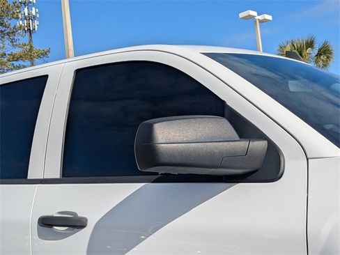 Used 2018 Chevrolet Silverado 1500 Custom w/ Custom Value Package image 13