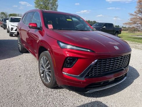 Used 2025 Buick Enclave Avenir w/ Super Cruise Package AWD/4WD image 4