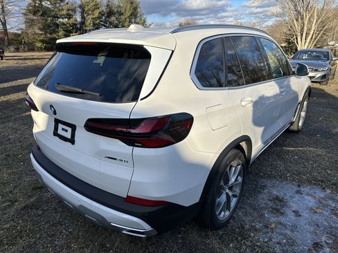 New 2026 BMW X5 xDrive40i w/ Premium Package image 3