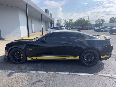 Used 2020 Chevrolet Camaro SS RWD image 6
