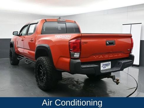Used 2017 Toyota Tacoma TRD Off-Road w/ Tow Package (A/T) AWD/4WD image 8