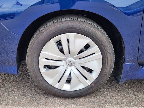 Certified 2025 Nissan Leaf S FWD image 9